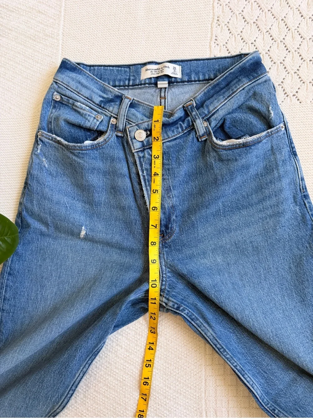 Abercrombie & Fitch Curve Love 90s Straight High Rise Blue cross over Jeans